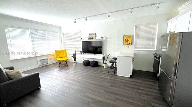 Building Photo - 1115 Euclid Ave