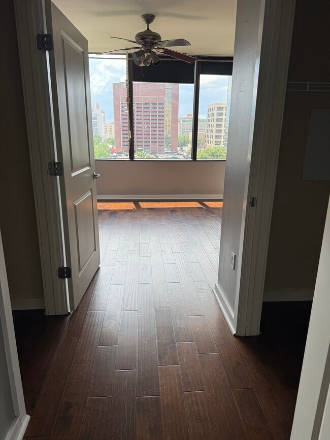 Foto del edificio - 1200 Main St