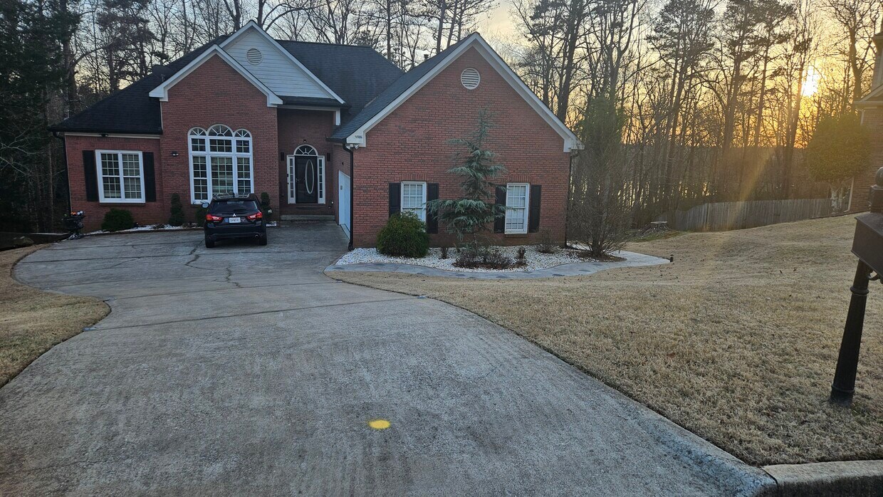 Foto principal - 7655 Golden Sands Dr