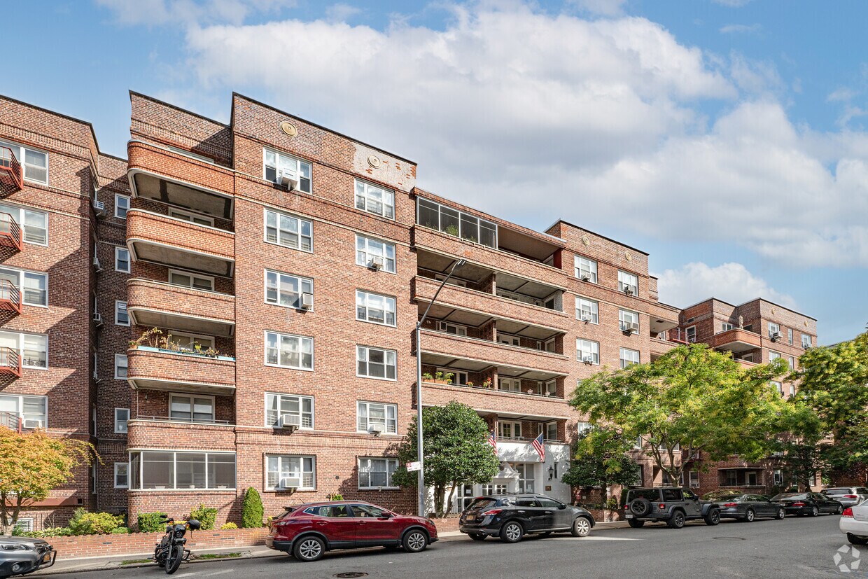 83-33 Austin St Unit 2T Kew Gardens NY 11415: Discover Home