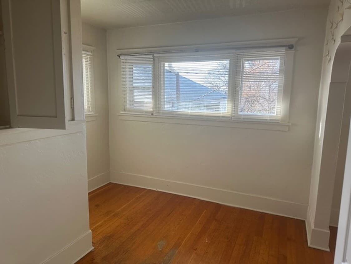 Foto principal - 2825 Madison Ave