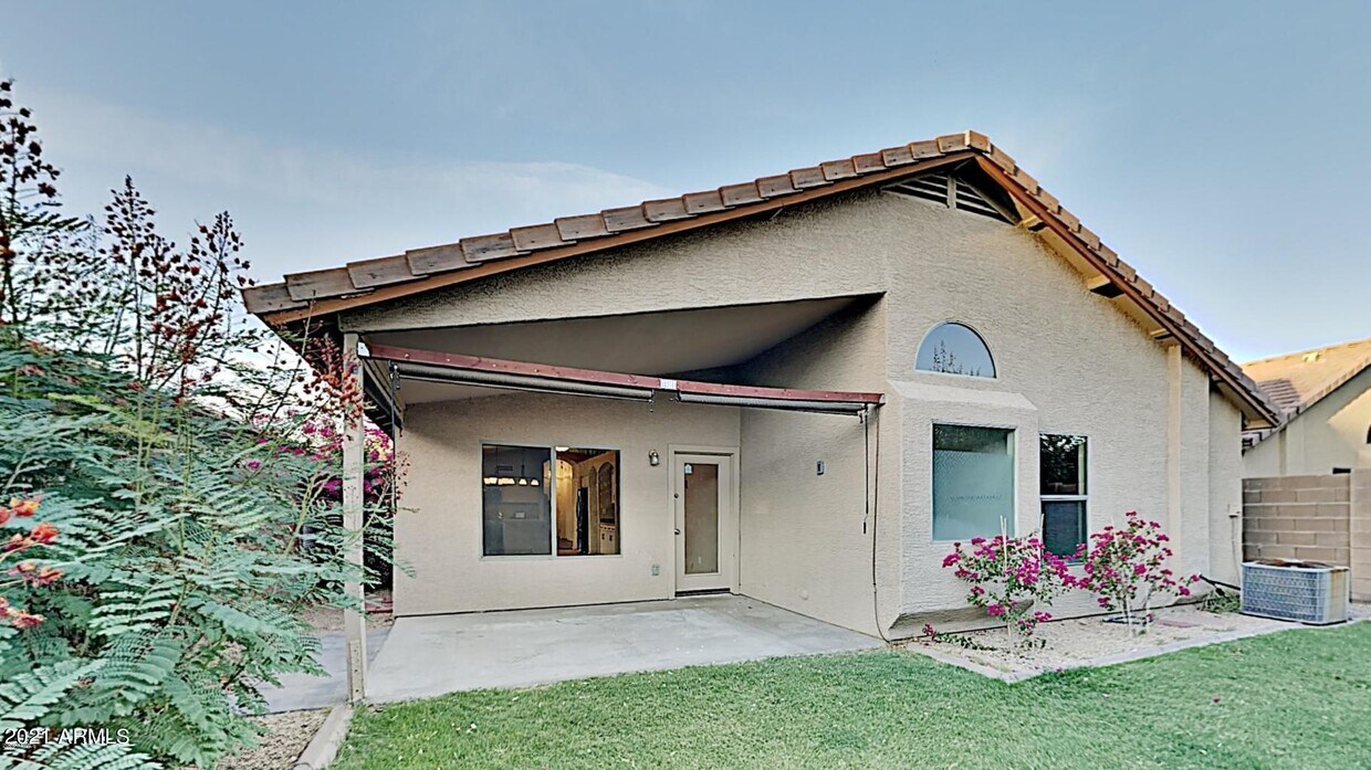 Primary Photo - 2433 W Gambit Trail