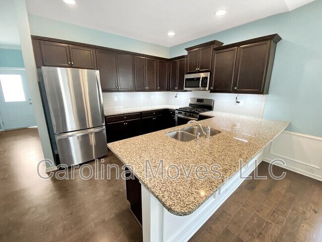 Foto del edificio - 200 Hartwood Lake Ln