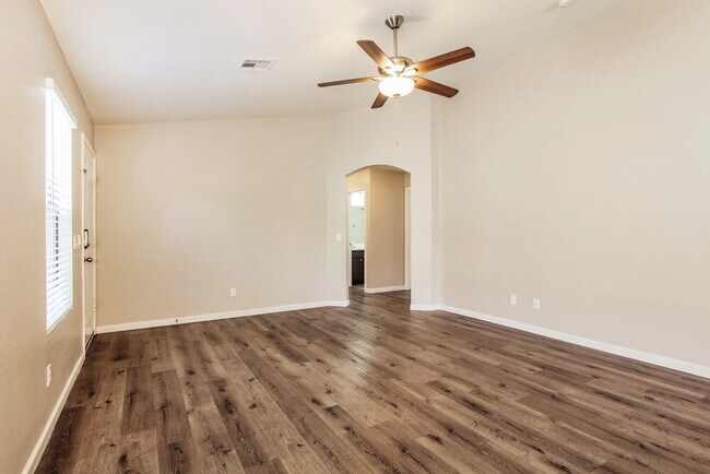 Building Photo - 1044 S 239th Ln