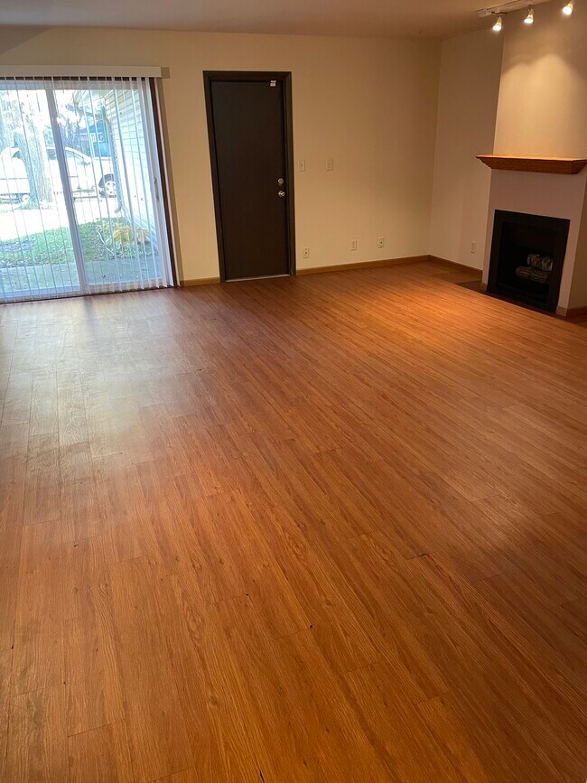 Sala de estar - 3327 Kimball Rd