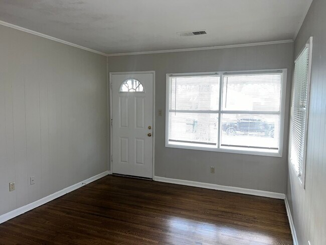 Building Photo - 784 Milstead Rd