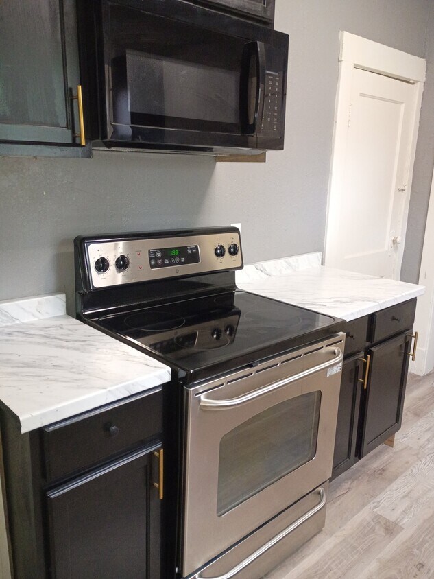 Foto del edificio - 3806 E 25th St
