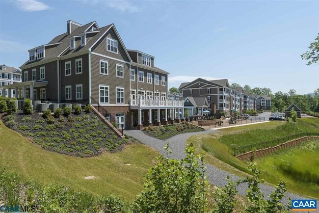 Foto del edificio - 200 Reserve Blvd