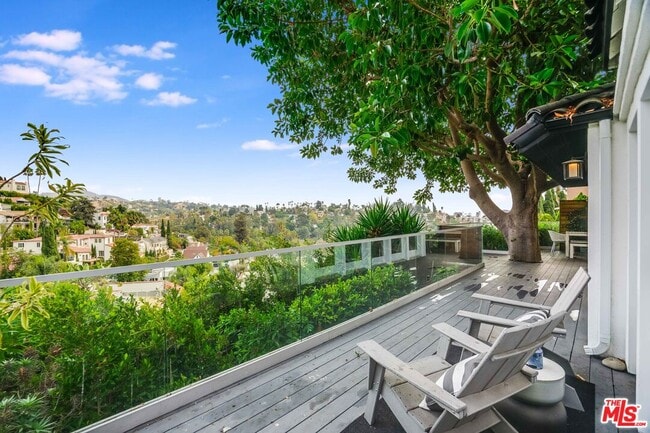 Building Photo - 2071 Glencoe Way