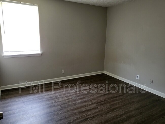 Building Photo - 3417 Moonlight Dr