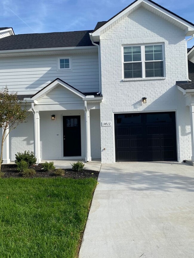 Building Photo - 3 BD 3.5 BA 1 Car Garage Great Location Li...
