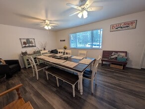 Building Photo - 719 Camas Dr