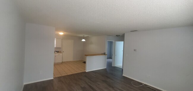 Foto del edificio - 1066 Indiana Ave