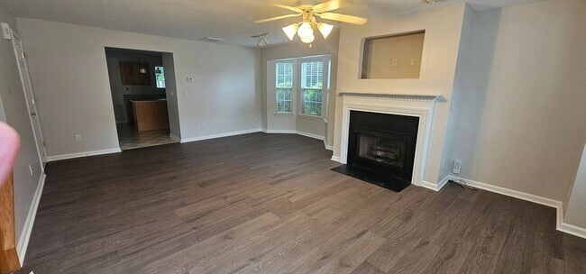 Foto del edificio - Beautiful 3 Bedrooms/2.5 Baths Townhome!! ...