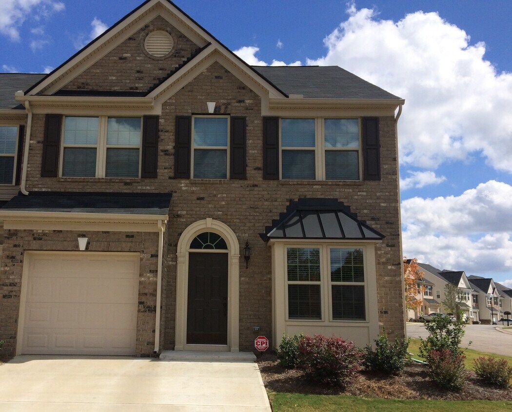 Desirable location, right off woodruff road!! - Desirable location, right off woodruff road!!