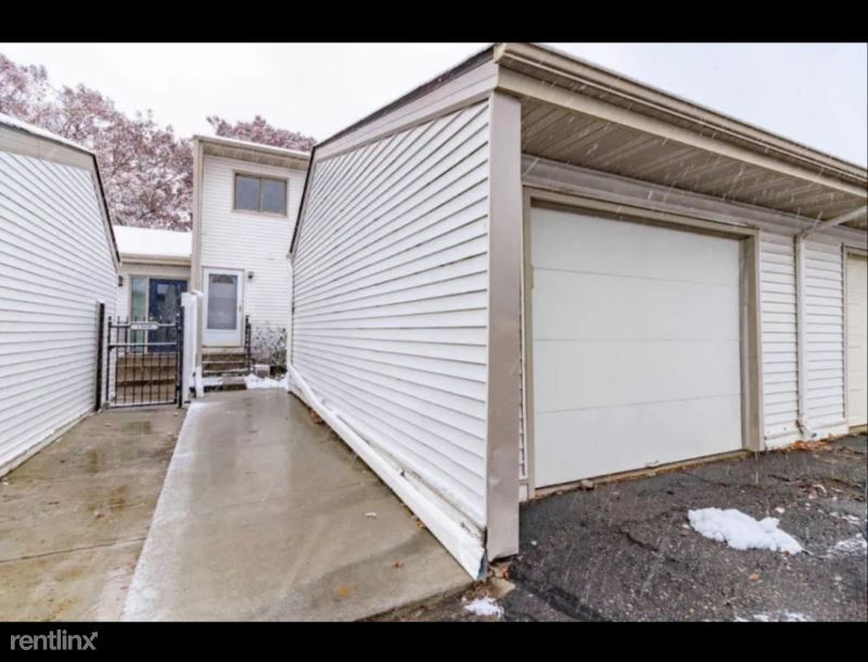 1556 S Oberlin Cir, Fridley, MN 55432 Townhome Rentals in Fridley MN