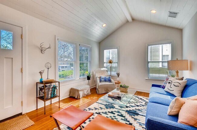 Foto del edificio - 907 Jewell St