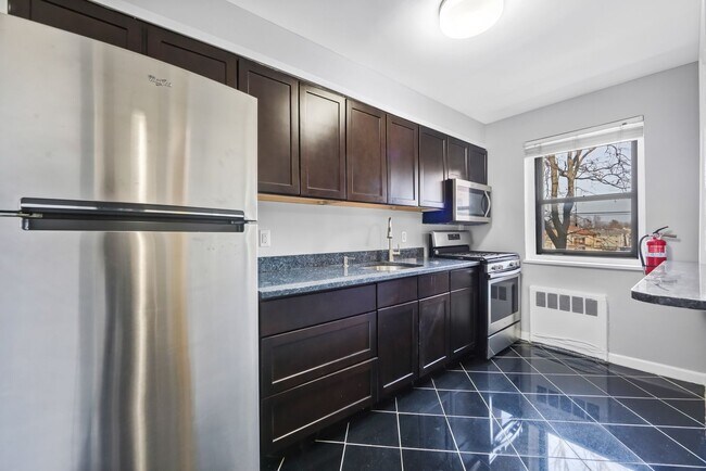 Photo - 2339 Hudson Terrace Apartment