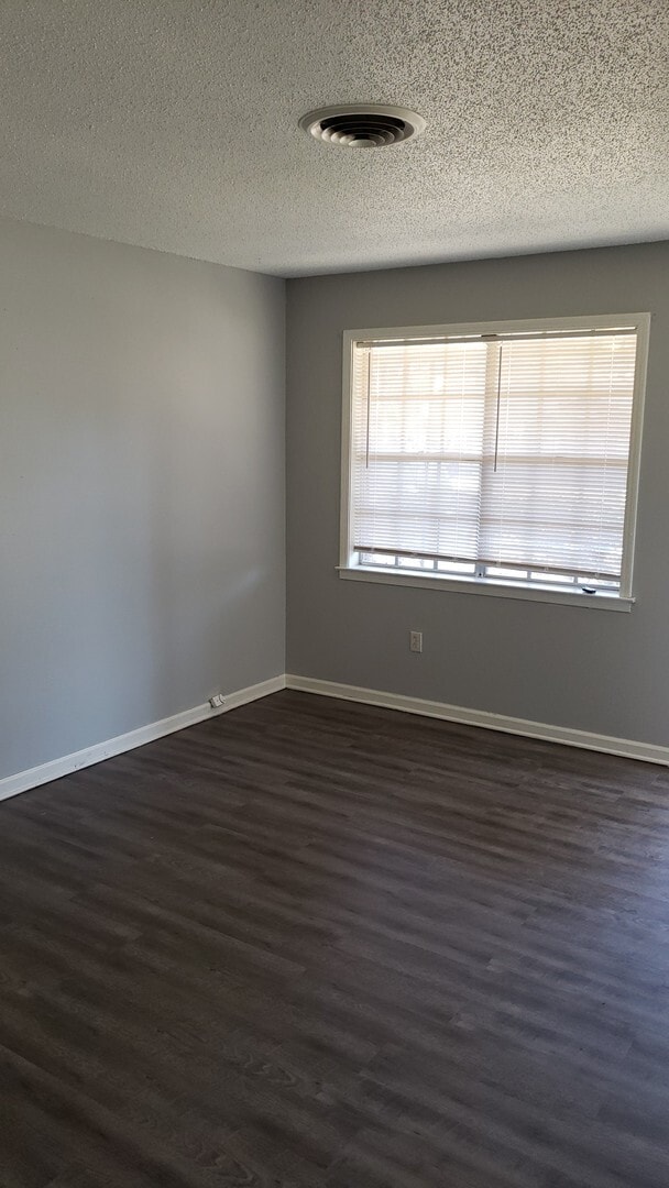 Building Photo - 3345 William Tell Dr