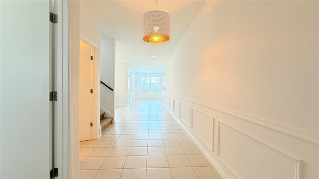 Building Photo - 233 Quemado Dr