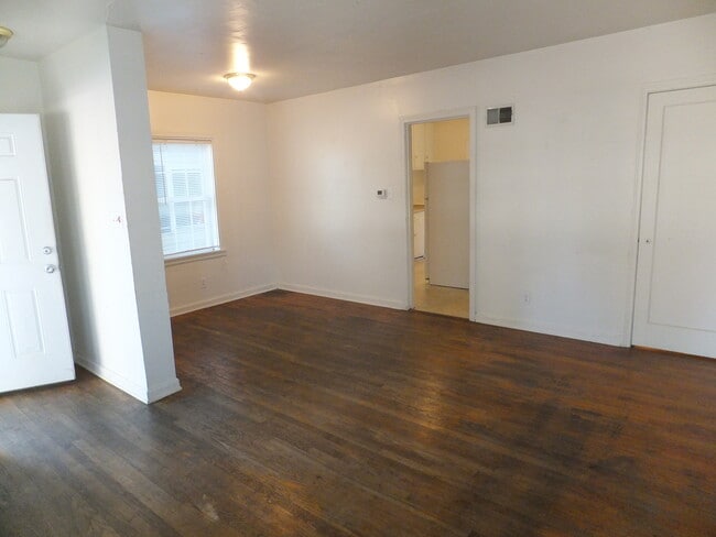 Sala de estar - 905 Ashland Rd