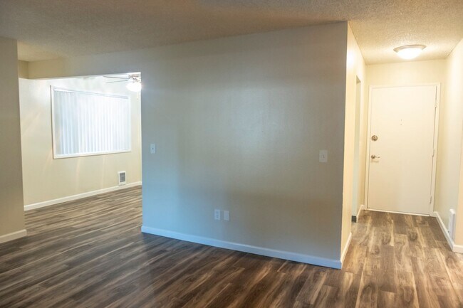 Foto del edificio - Heart of Irvington – Cozy Two-Bedroom Retreat
