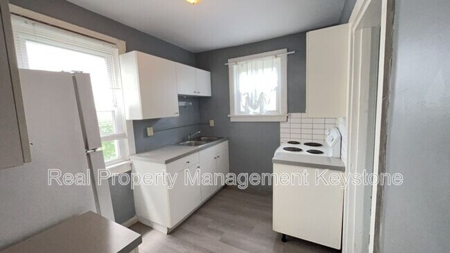 Foto del edificio - 217 Spencer Ave