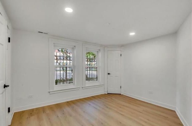 Building Photo - 801 S Oakley Blvd