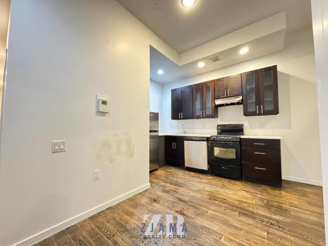 Foto del edificio - 2 bedroom in BROOKLYN NY 11225