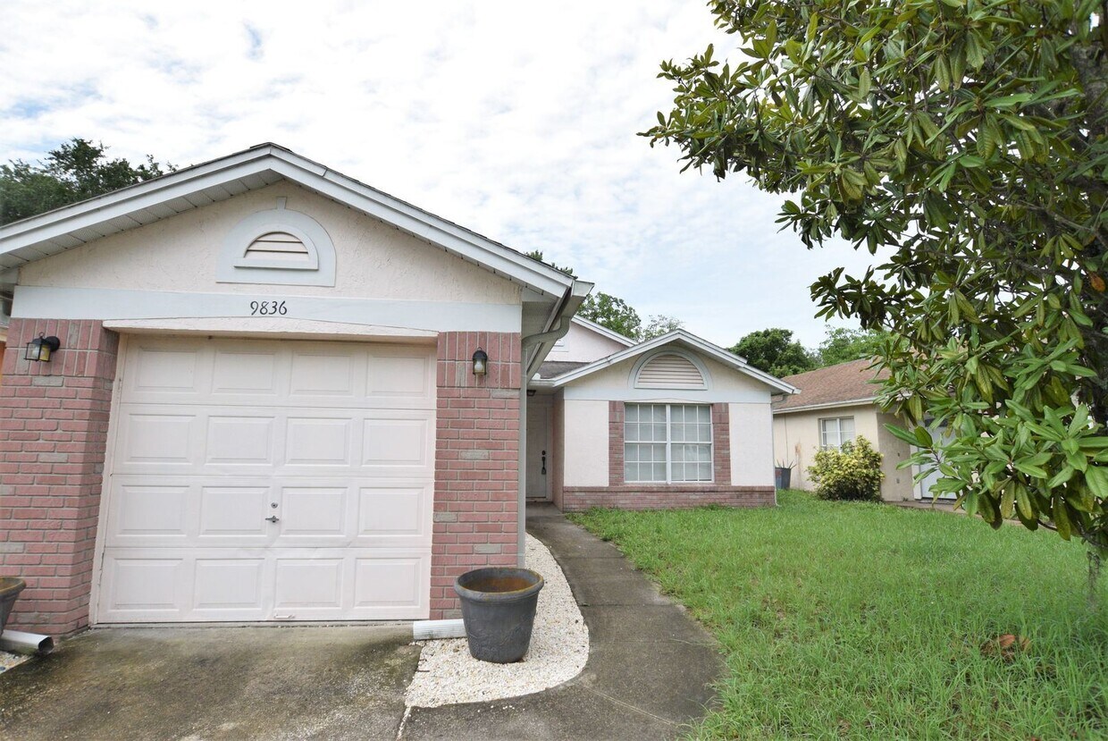 2 br, 2 bath House 9836 Dean Cove Lane House Rental in Orlando, FL