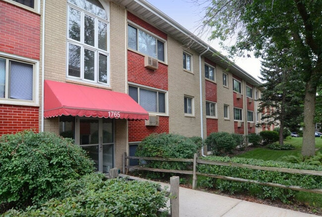 Building Photo - Carroll Court Apartments