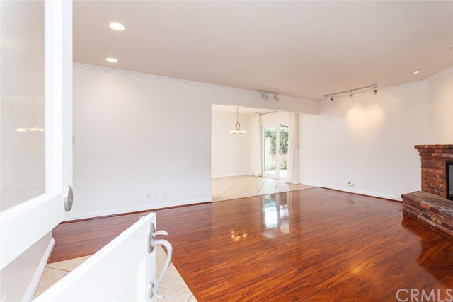 Building Photo - 470 Shady Dr