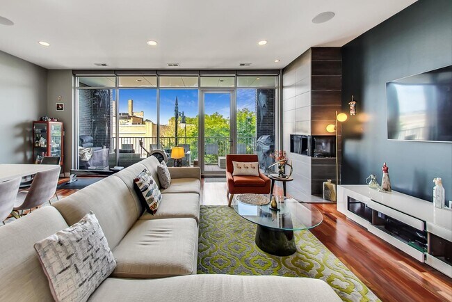 Building Photo - 3242 N Milwaukee Ave