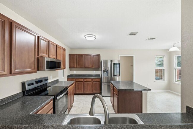 Building Photo - 509 Castebar Dr