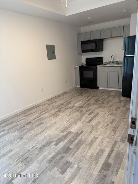 Photo - 212 E 2nd St House