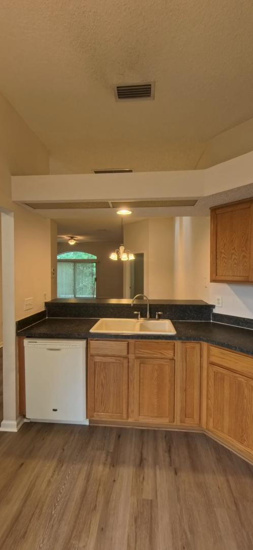 Foto del edificio - "Charming 3-Bedroom Retreat with 2 Full Baths on Hannah Stables Drive!"