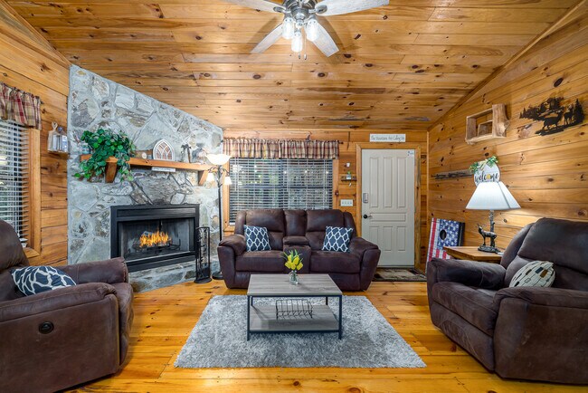 Foto del edificio - 159 Pack Creek Rd