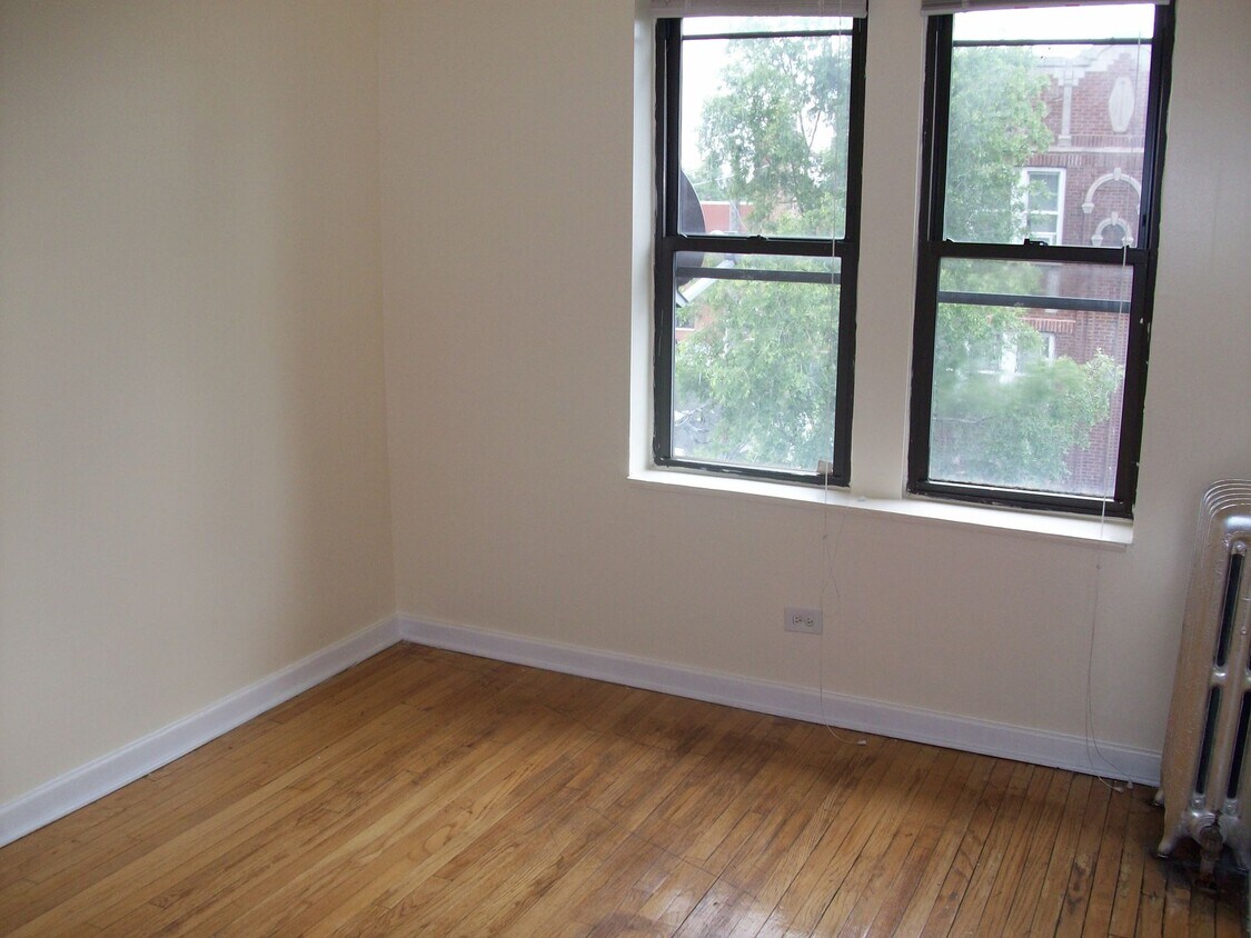Building Photo - 8057 S Marshfield Ave