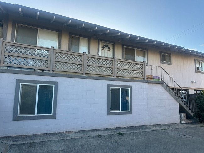 Building Photo - 91-351 Ewa Beach # A Upstairs