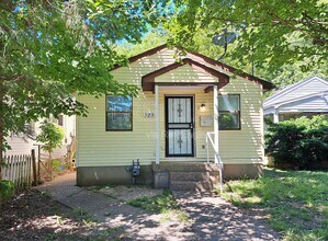 Building Photo - 929 Camden Ave