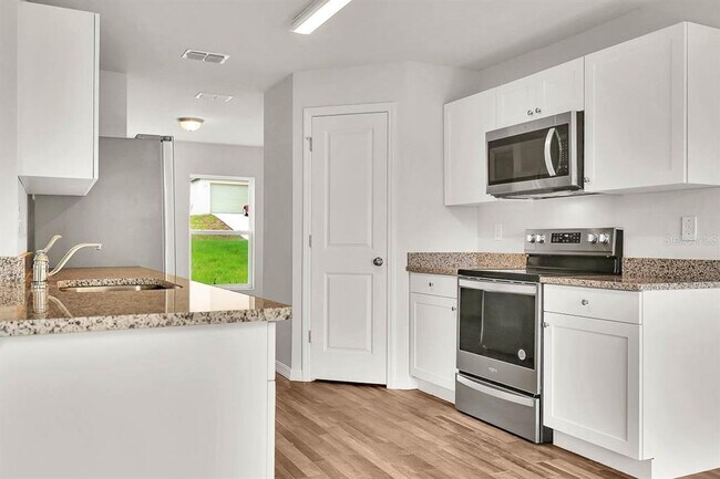 Building Photo - 5251 Roble Ave