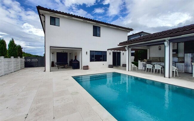 Foto del edificio - 14680 SW 17th St