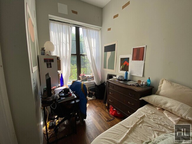 Foto del edificio - 462 Central Ave Unit 3B