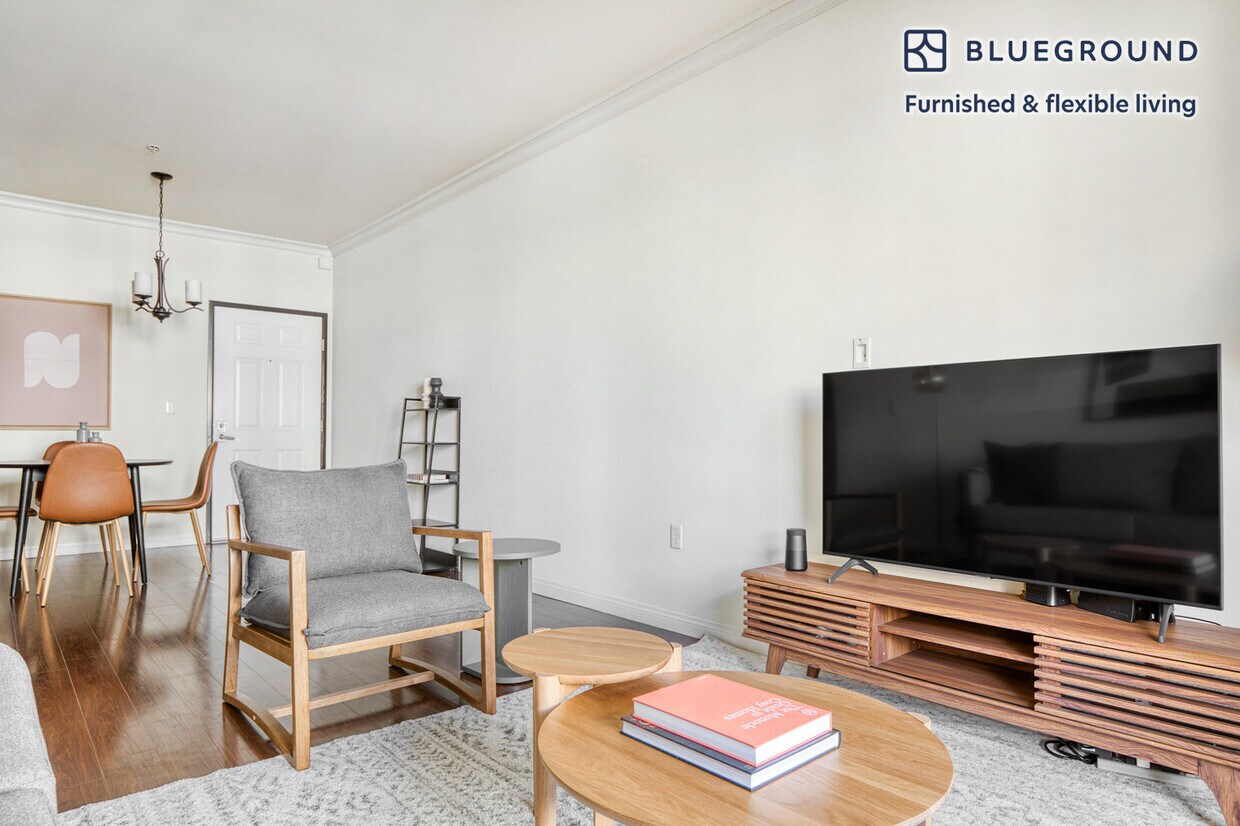 Foto principal - 918 S Oxford Ave