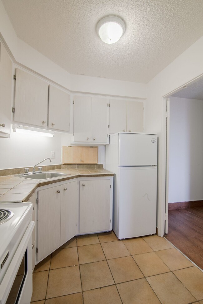 Building Photo - 2285 Rue St Mathieu