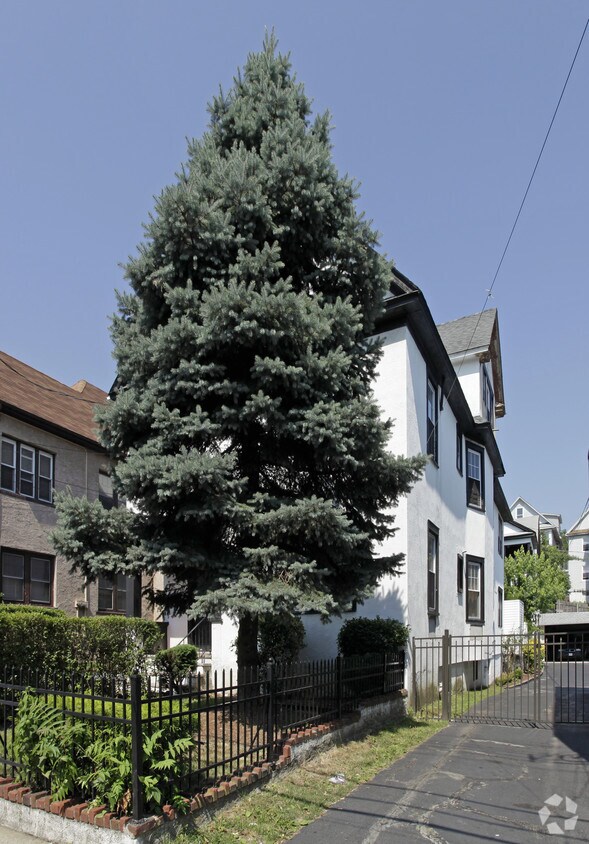 363 Victory Blvd, Staten Island, NY 10301 Apartments in Staten Island