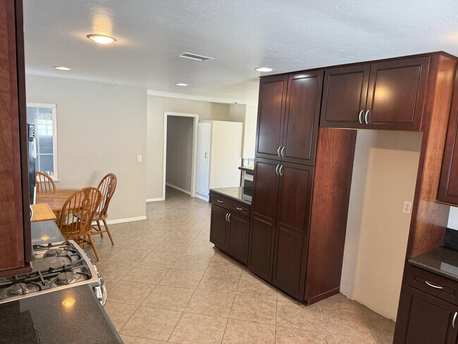 Building Photo - 14461 Chateau Ln