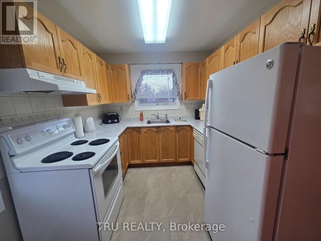 Building Photo - 1 Joan St