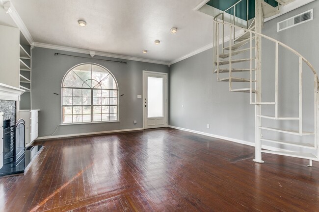 Foto del edificio - 3-BEDROOM COTTAGE IN ALAMO HEIGHTS