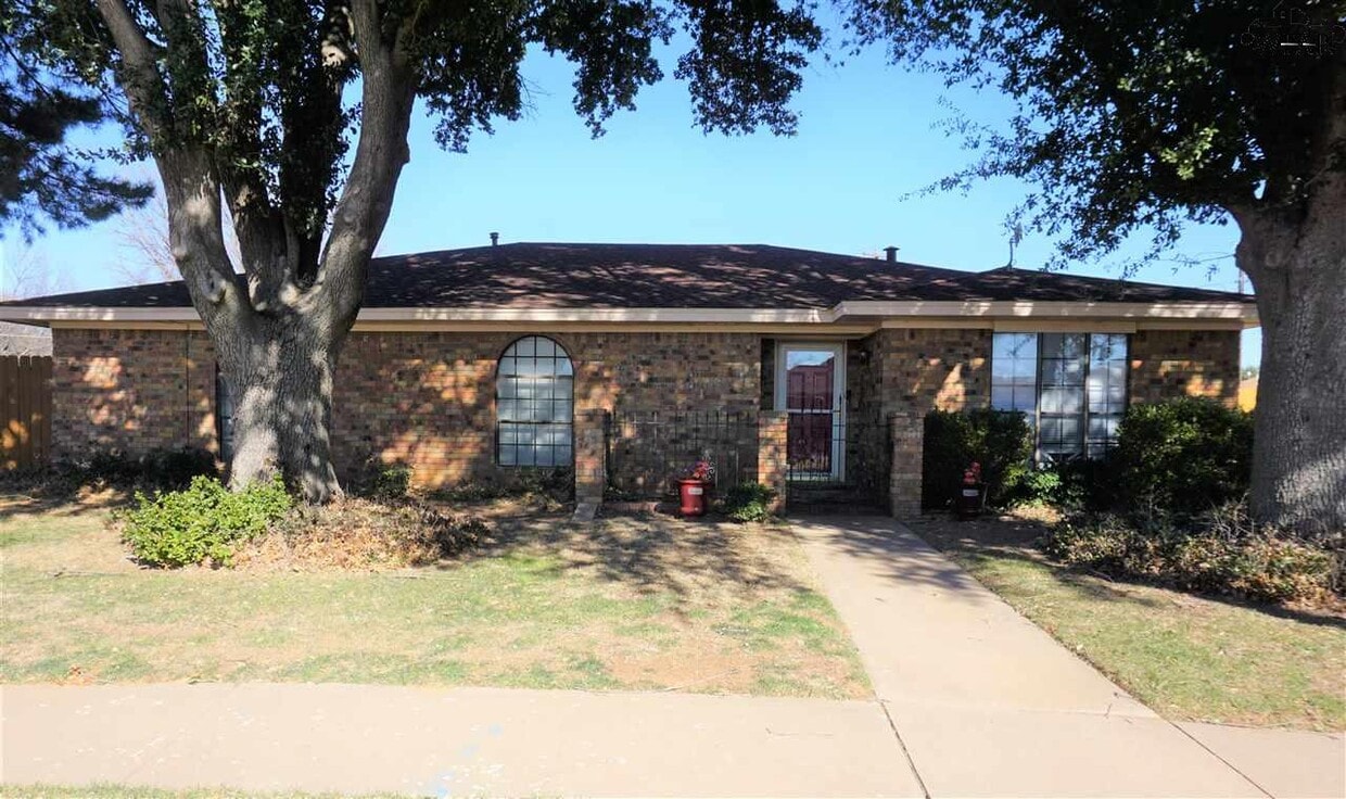 Primary Photo - 5 Vera Ct